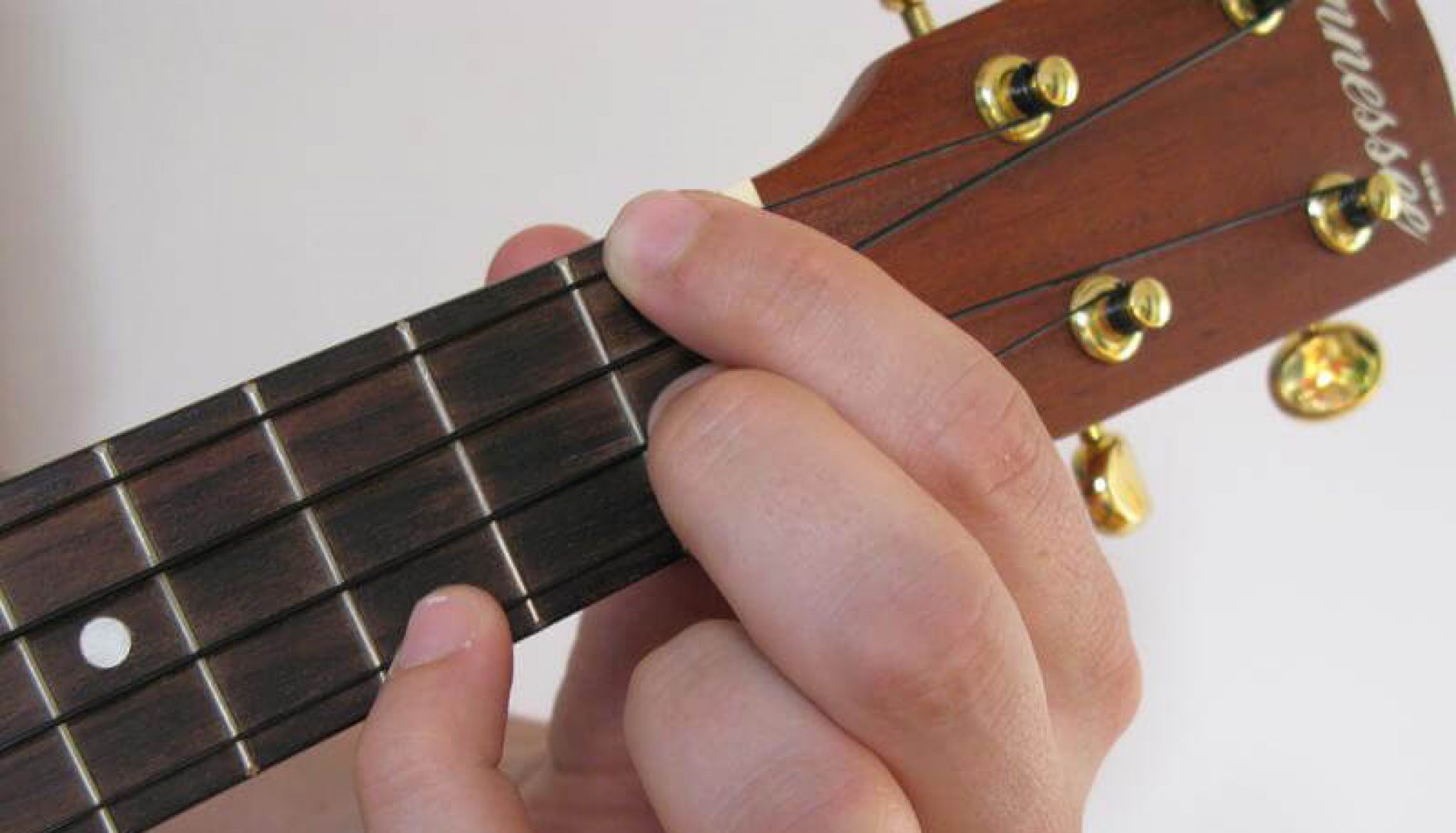 how-to-play-f-minor-on-ukulele-4-easy-variations